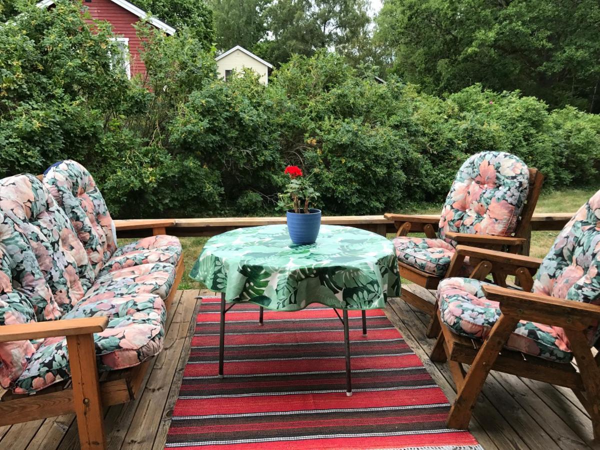 Stenhaella Bed&Breakfast Holmsjö Esterno foto