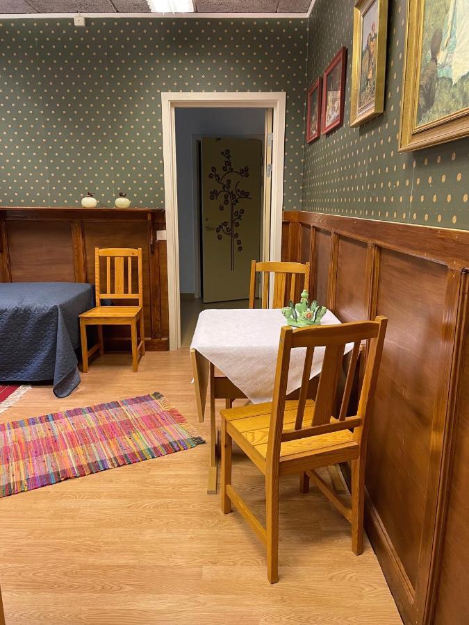 Stenhaella Bed&Breakfast Holmsjö Esterno foto